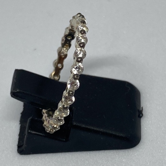 925 ring with CZ’s all around the band (204) - Picture 2 of 7